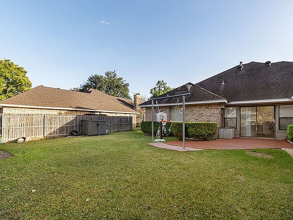 2nd image of 1417 Thistlewood Dr