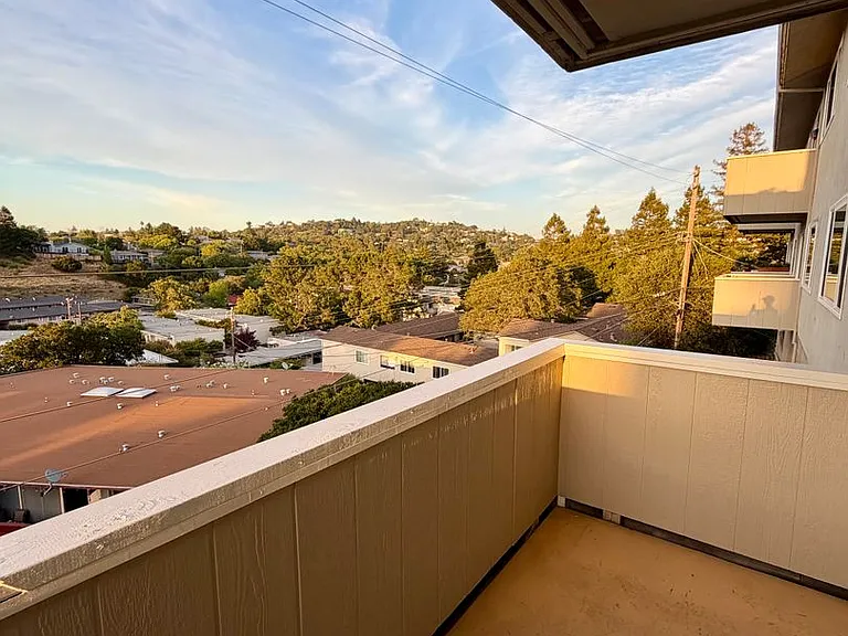 1205 Geraldine Way — Photo 17