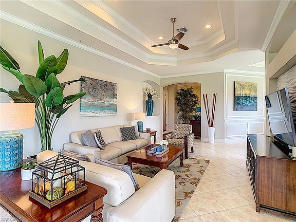4th image of 10291 Glastonbury Cir Unit 201