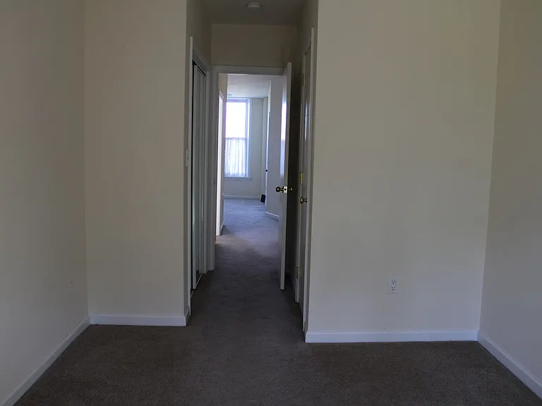 564 Race St — Photo 12