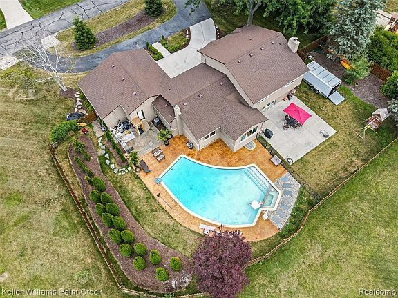 5th image of 13443 Danbury Ct