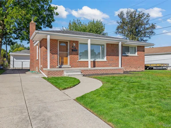 6727 Hawthorne St, Garden City, MI 48135