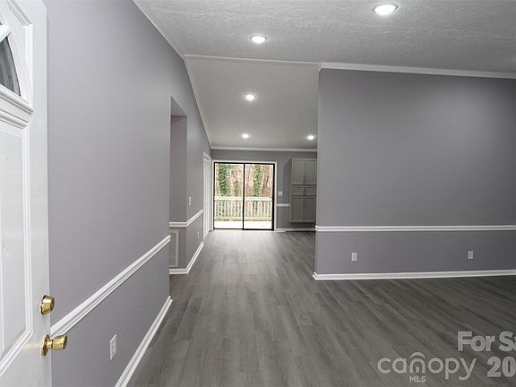 4th image of 48 Piper Rd