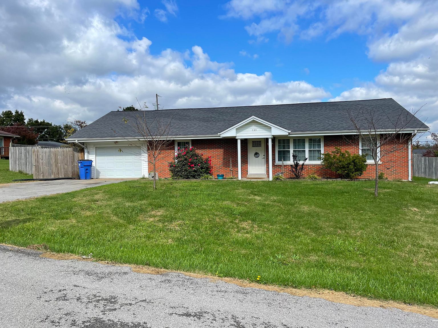709 Logan Ave, Danville, KY 40422 Zillow