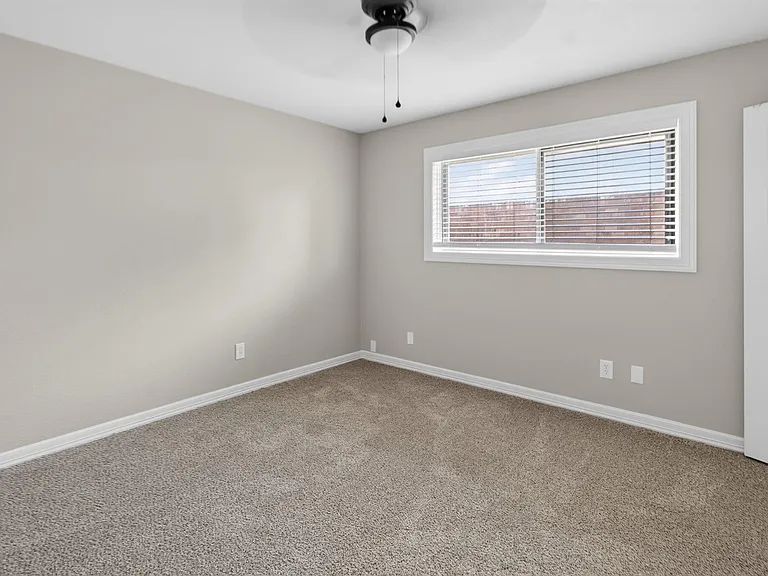 2027 Ottawa Ln — Photo 15