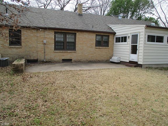 5. 5718 Rockwood Rd, Patio in backyard
