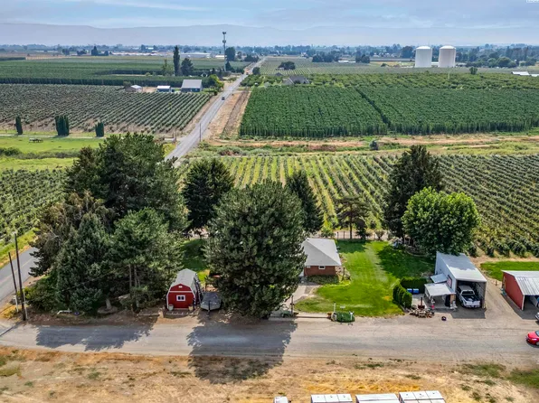 2040 Olmstead Rd, Grandview, WA 98930