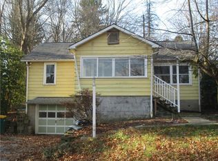 2424 Oak Hill Rd, Gibsonia, PA 15044