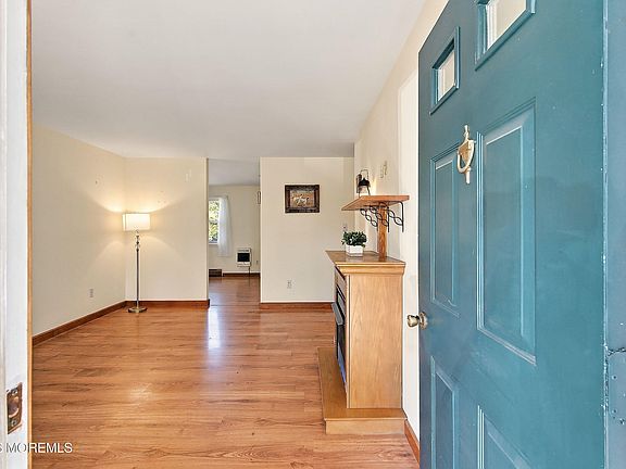 3rd image of 32 Arneytown Hornerstown Road