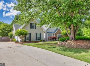 6122 Devonshire Dr, Flowery Branch, GA 30542