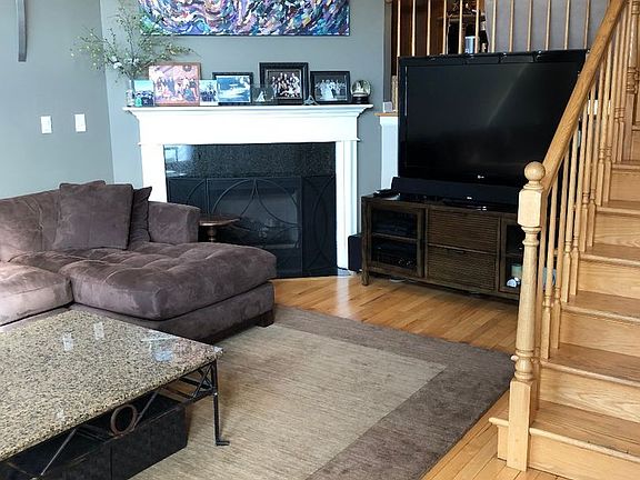 5th image of 2532 W Bloomingdale Ave