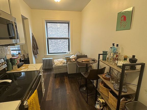 5th image of 4325 N Dayton St #104