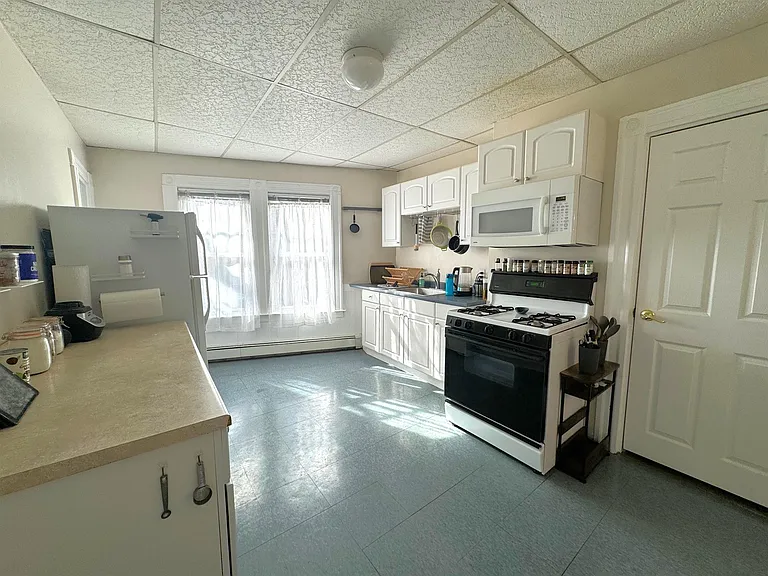 235 Columbia St #1 — Photo 11