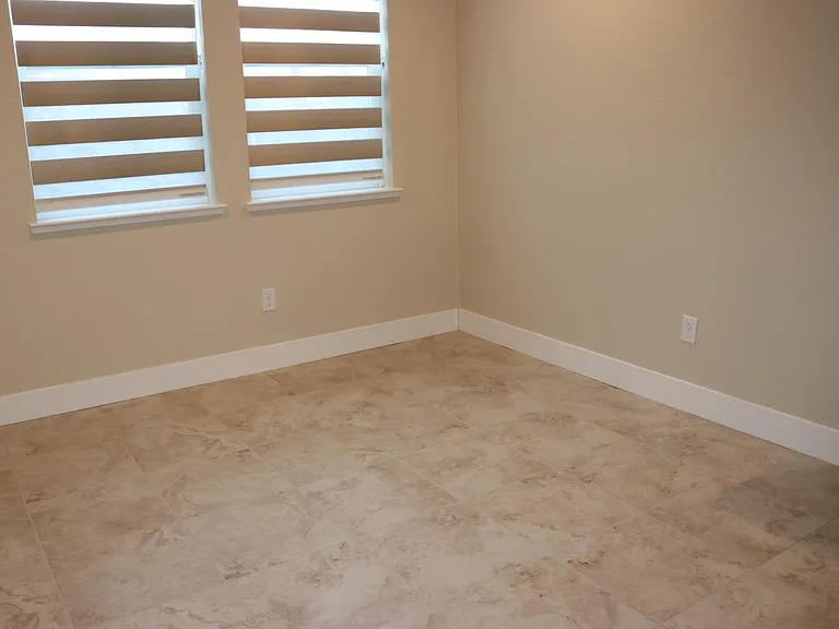 1086 S Jacobs Dr — Photo 5
