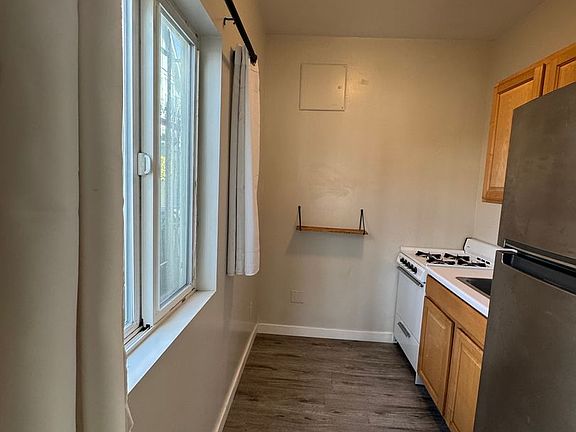 2nd image of 5225 E Ocean Blvd #D