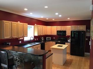 8 New Gloucester Rd, Durham, ME 04222