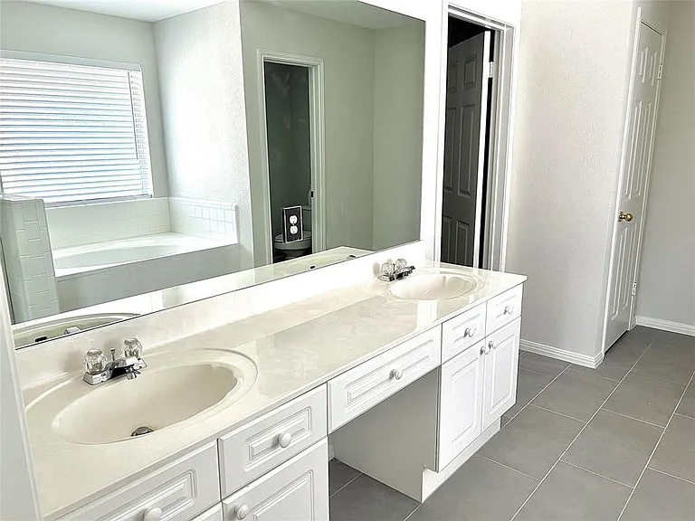 6400 La Carman Ln — Photo 13