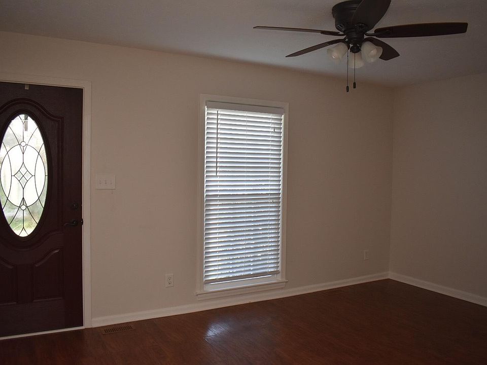 1104 Herr Ln, Louisville, KY 40222 Zillow