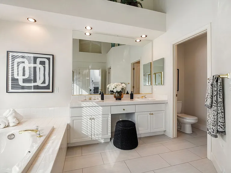 6186 Squires Ln — Photo 14