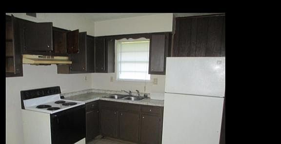 3rd image of 2911 Normandy Dr