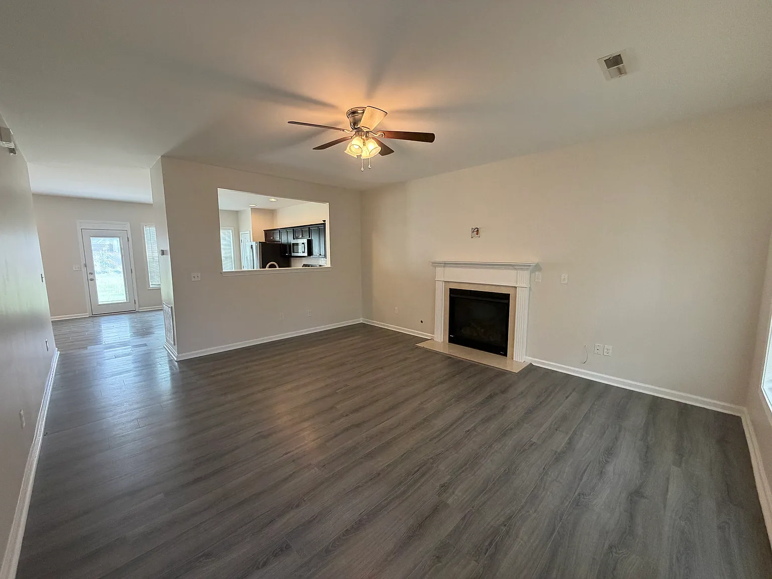 4 bed, 2167 sqft, $2,650 — Photo 3