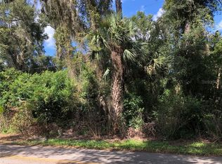 E Retta St, Deleon springs, FL 32130