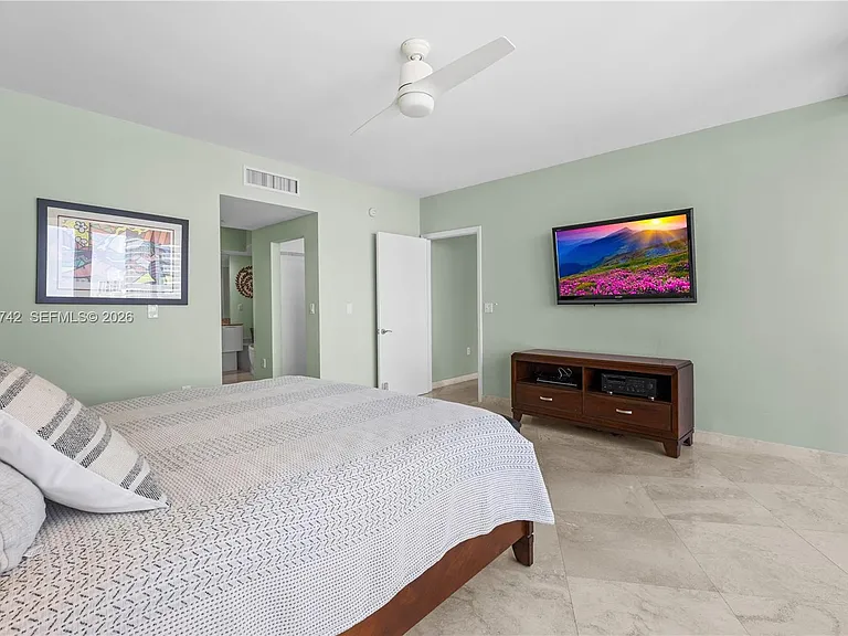 400 Alton Rd #907 — Photo 8