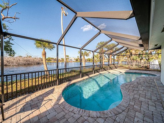 4th image of 421 Lake Murex Cir