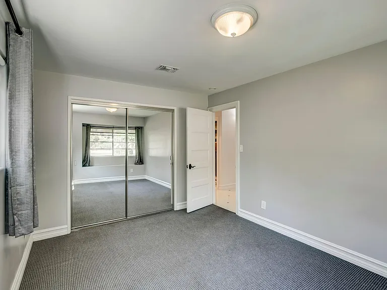 1710 Country Club Dr — Photo 24
