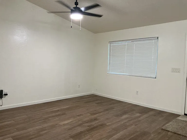10608 W Concordia Dr — Photo 7