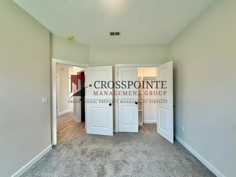 17430 Crossing Cir — Photo 14