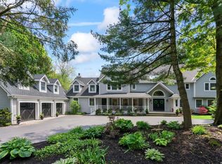 22 Rogers Dr, Cold Spring Harbor, NY 11724