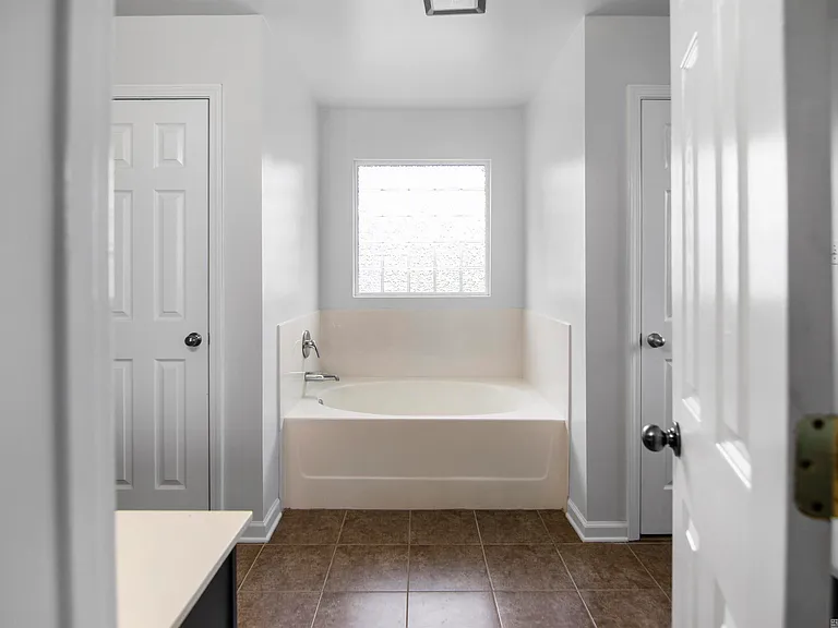 40450 Hawthorne Dr — Photo 5