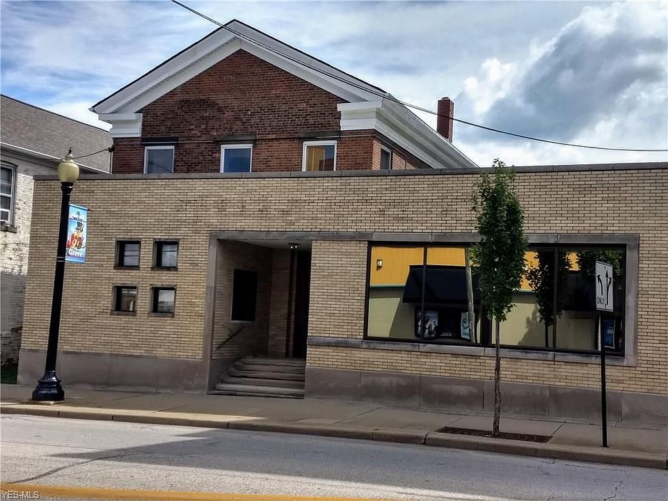 1st image of 126 N Chestnut St