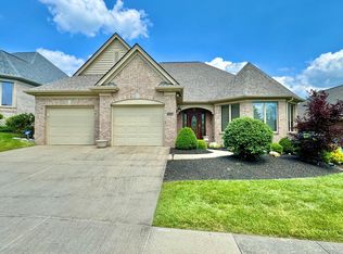 886 Woodbury Dr, Villa Hills, KY 41017