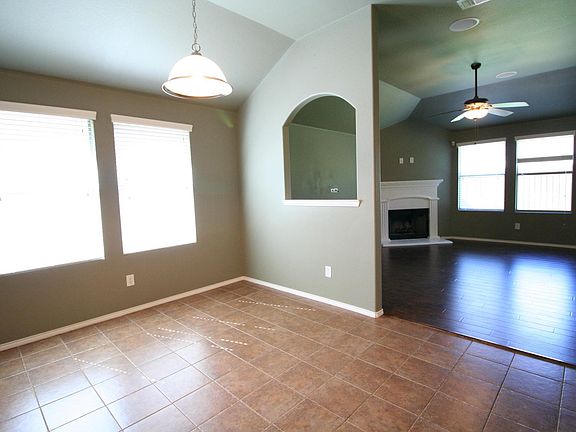 5th image of 1038 Lancashire Ln