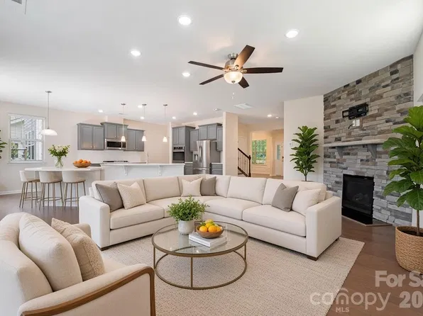 15505 Davidson East Dr, Davidson, NC 28036