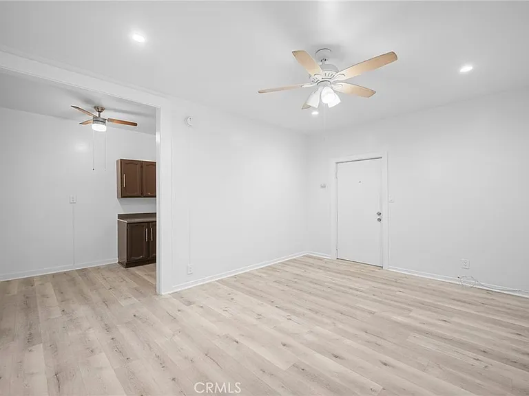 131 S Jackson St #203 — Photo 7