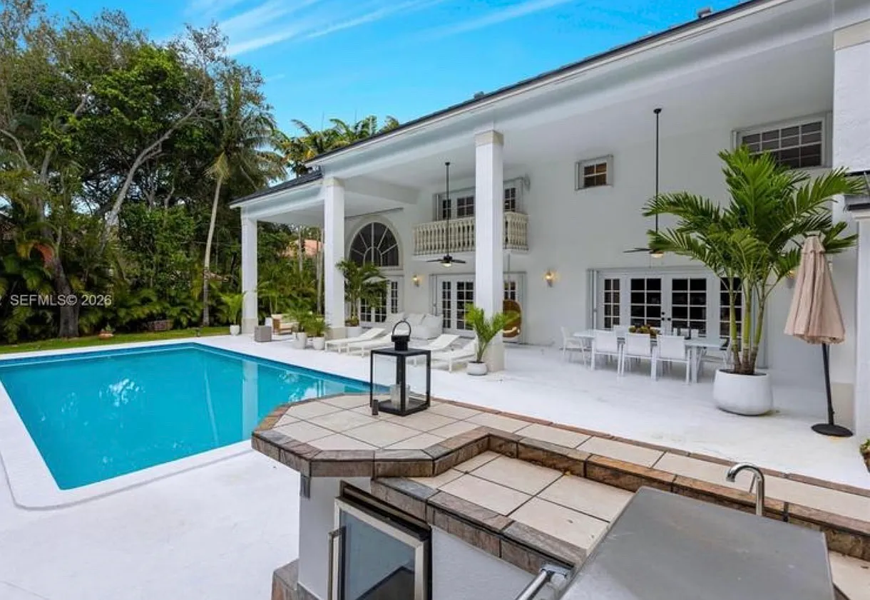 5 bed, 5.5 bath, 4361 sqft, $15,000 — Photo 4