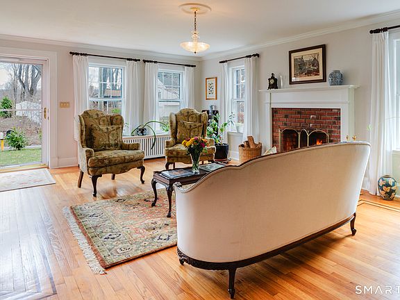 5th image of 8 Hawleyville Road