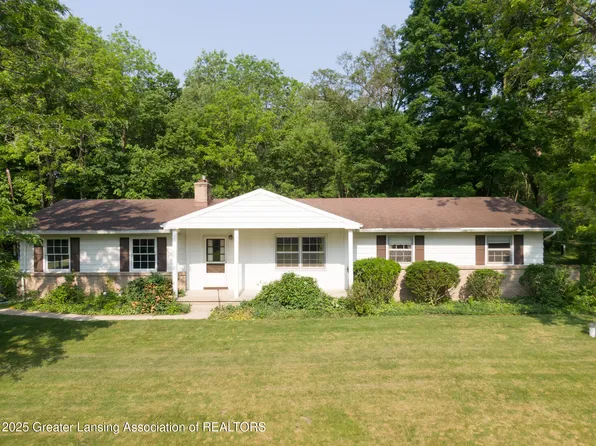 31 E Sherwood Rd, Williamston, MI 48895