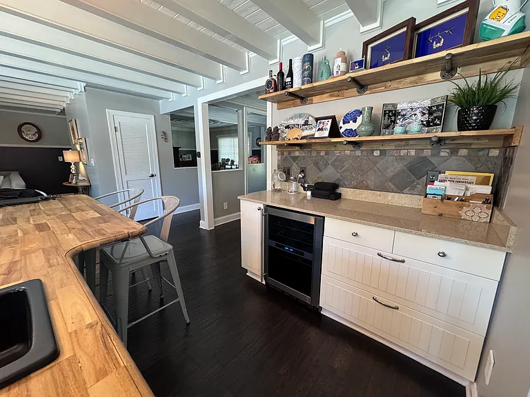 1436 Sir Richard Rd — Photo 10