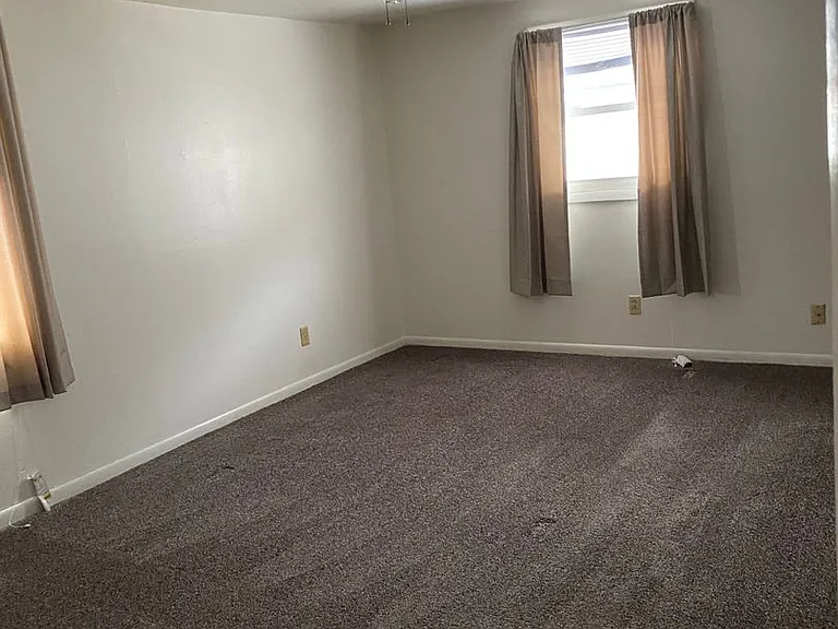 1804 Cranston Rd — Photo 5