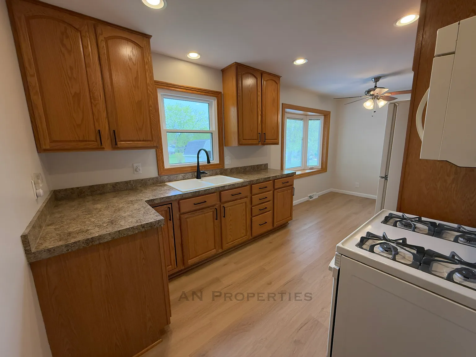 3113 Five Mile Rd NE — Photo 3