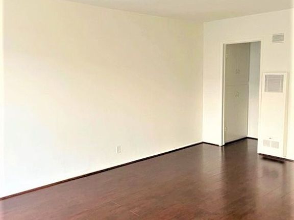 3rd image of 1044 N Stanley Ave #6