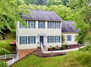 18 Chanticlear Rd, Bluefield, WV 24701