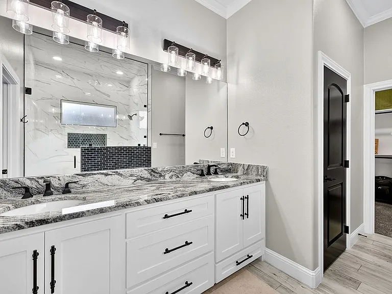 8619 La Jolla Dr — Photo 37