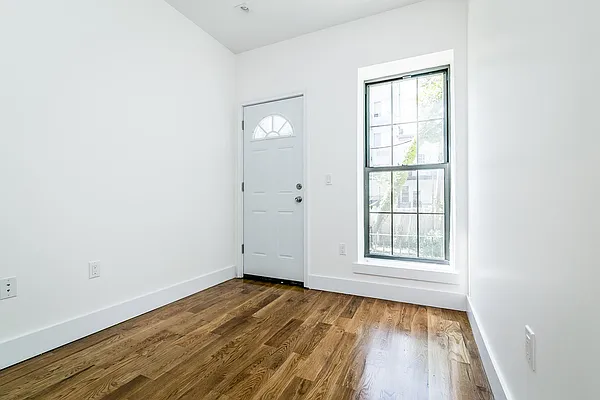 Rented by Nooklyn NYC LLC | media 30