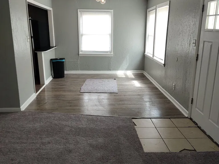 913 SW 5th St — Photo 5