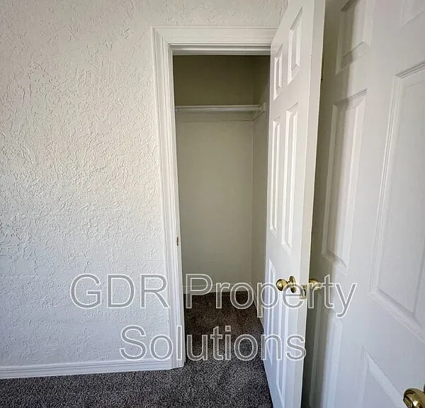 3529 Ross Ave SE — Photo 40